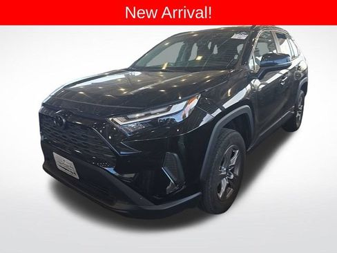 Used 2025 Toyota RAV4 XLE AWD/4WD image 1