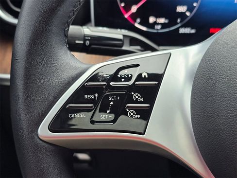 Used 2025 Mercedes-Benz C 300 4MATIC Sedan image 32