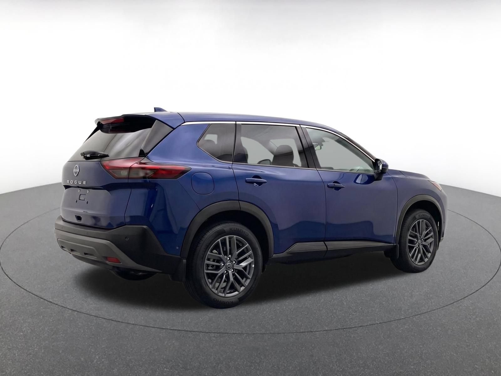 Used 2026 Nissan Rogue SV AWD/4WD image 8