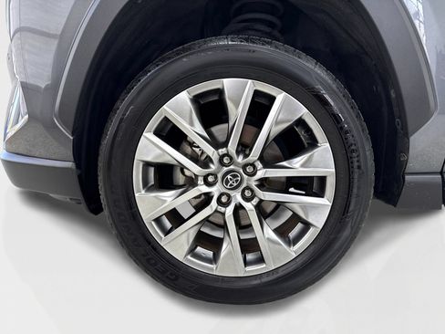 Used 2020 Toyota RAV4 Limited FWD image 50
