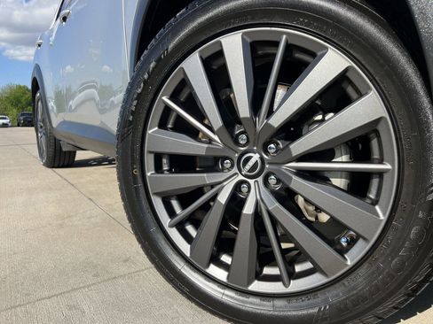 Certified 2022 Nissan Pathfinder SL w/ SL Premium Package FWD image 7