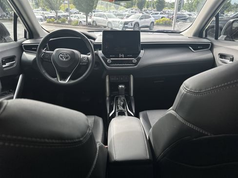 Used 2024 Toyota Corolla Cross XLE w/ Convenience Package AWD/4WD image 21