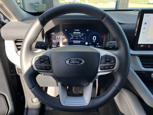 Used 2026 Ford Explorer Active w/ Active Comfort Package RWD image 14