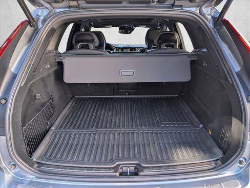 Used 2019 Volvo XC60 T8 R-Design w/ Advanced Package AWD/4WD image 6