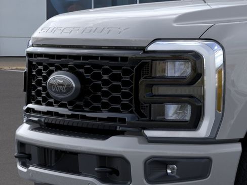 New 2026 Ford F250 Lariat w/ Black Appearance Package AWD/4WD image 17