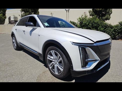 Used 2024 Cadillac Lyriq Tech RWD image 14