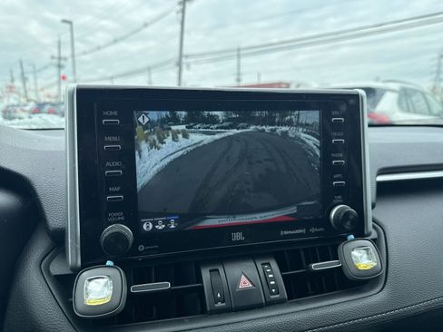 Used 2019 Toyota RAV4 Limited image 22