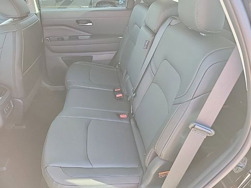 New 2026 Nissan Pathfinder SL image 33