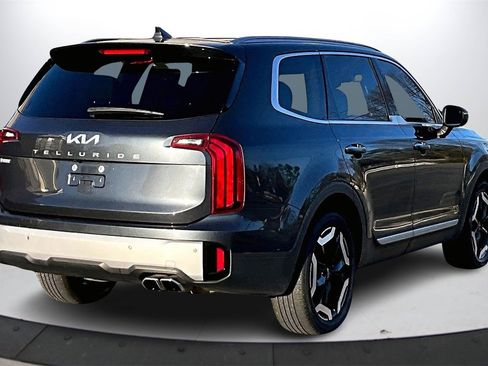 Used 2023 Kia Telluride S w/ S Sunroof Package image 9