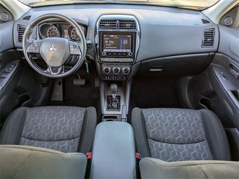 Used 2023 Mitsubishi Outlander Sport 2.0 image 14
