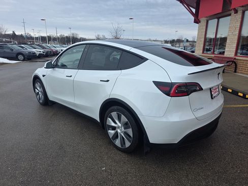 Used 2021 Tesla Model Y Long Range image 5