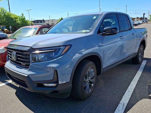 Used 2023 Honda Ridgeline Sport image 2