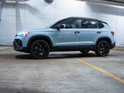 New 2026 Volkswagen Taos SE image 3