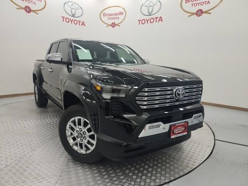 Used 2025 Toyota Tacoma Limited AWD/4WD image 1
