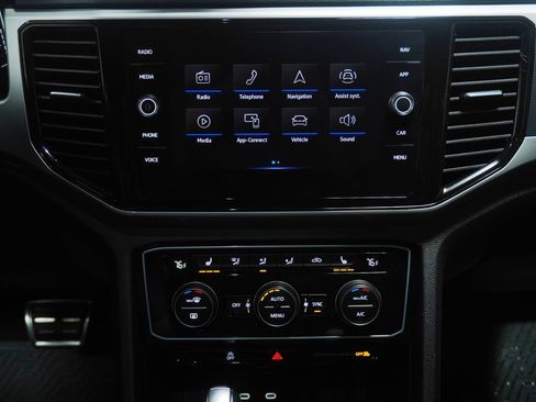 Used 2023 Volkswagen Atlas Cross Sport SEL R-Line image 16