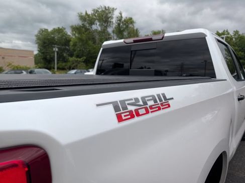 Used 2019 Chevrolet Silverado 1500 LT Trail Boss AWD/4WD image 10