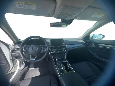 Used 2018 Honda Accord LX image 11