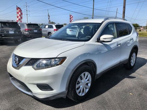 Used 2016 Nissan Rogue S w/ Appearance Package image 1