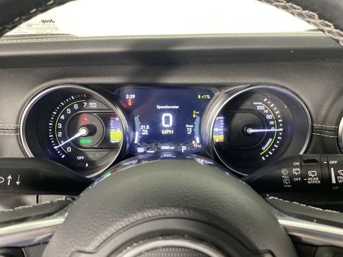 Used 2023 Jeep Wrangler Unlimited Sahara w/ Cold Weather Group AWD/4WD image 23