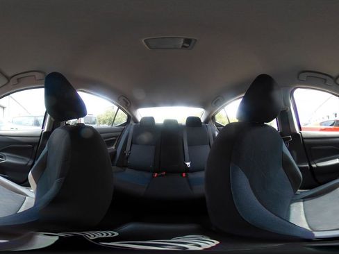 Used 2025 Nissan Versa SV FWD image 40
