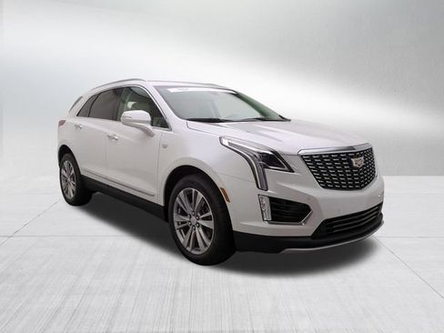 Certified 2024 Cadillac XT5 Premium Luxury w/ LPO, Floor Liner Package AWD/4WD image 3