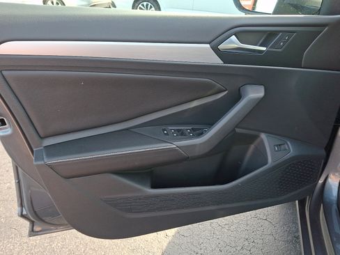 Certified 2025 Volkswagen Jetta S FWD image 12