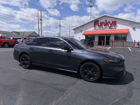 Used 2025 Honda Accord SE image 1