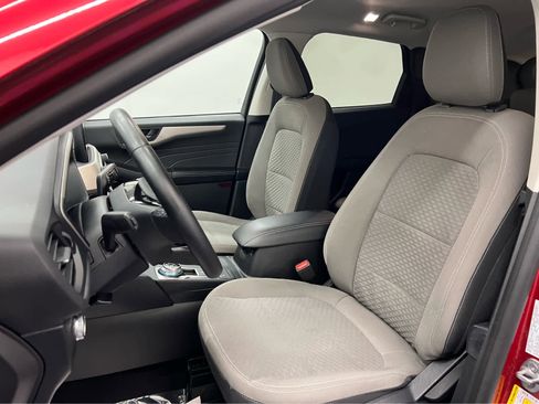 Used 2022 Ford Escape SE w/ Cold Weather Package image 3