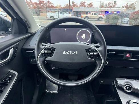 Used 2024 Kia EV6 Light RWD image 21