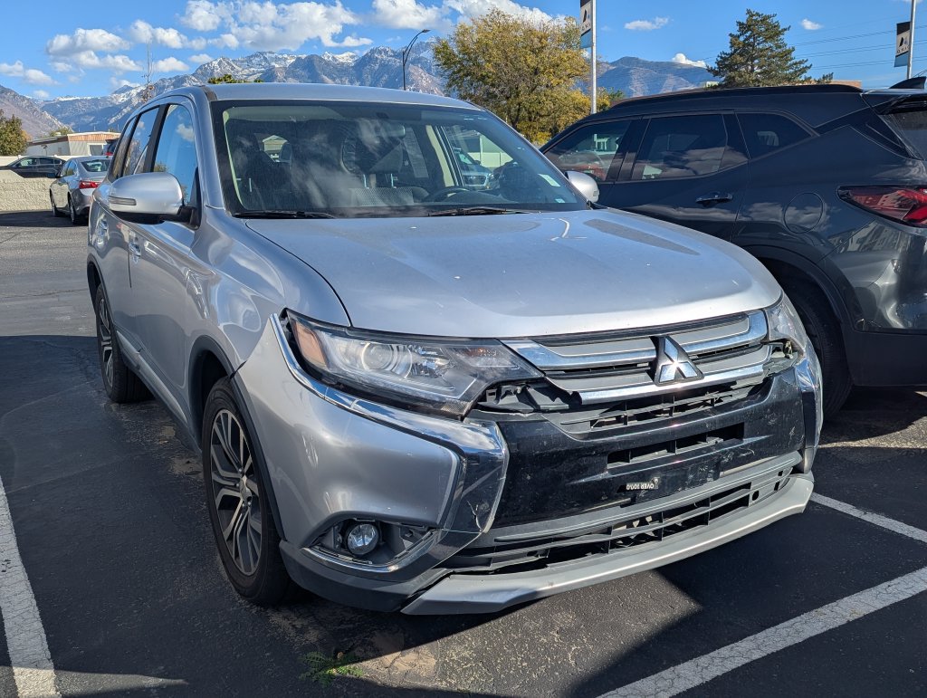 Used 2017 Mitsubishi Outlander AWD image 1