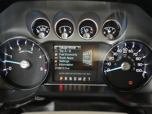 Used 2015 Ford F250 Platinum w/ FX4 Off-Road Package AWD/4WD image 17