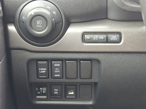 Used 2021 Nissan Titan PRO-4X w/ Pro-4x Convenience Package AWD/4WD image 25
