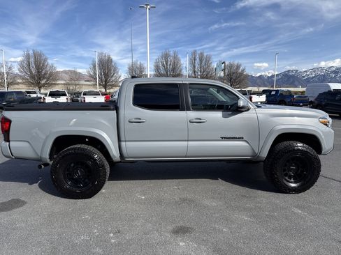 Used 2020 Toyota Tacoma SR5 image 6