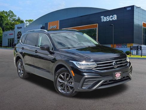 Used 2022 Volkswagen Tiguan SE w/ Panoramic Sunroof Package AWD/4WD image 1