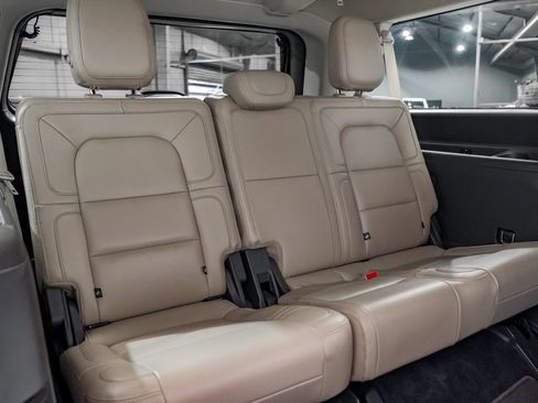 Used 2022 Lincoln Navigator L Reserve AWD/4WD image 39