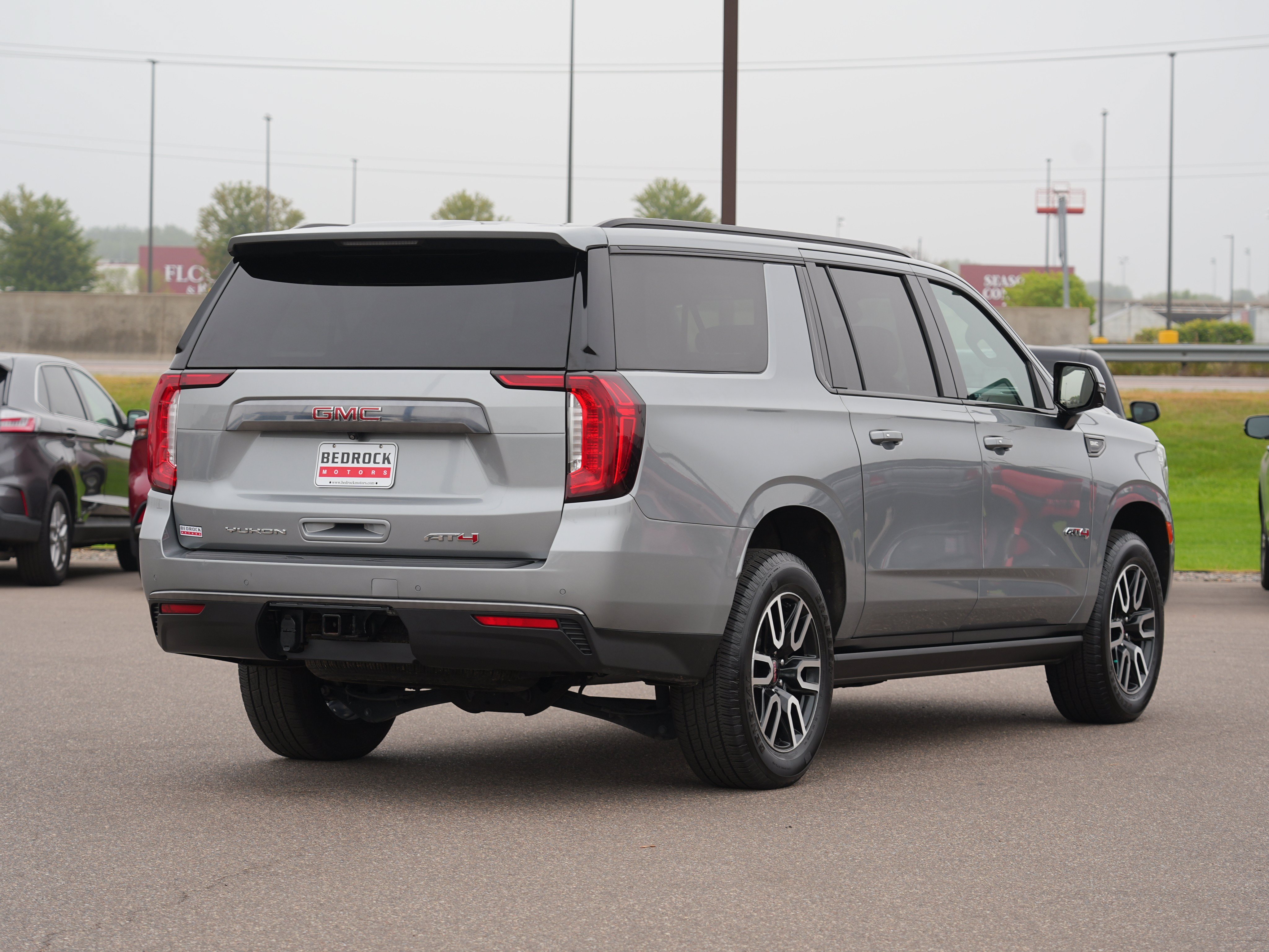 Used 2023 GMC Yukon XL AT4 w/ AT4 Premium Package AWD/4WD image 3