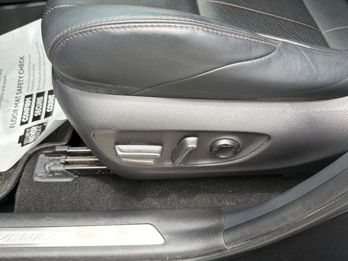 Used 2022 Toyota Venza Limited w/ Advanced Technology Package AWD/4WD image 18