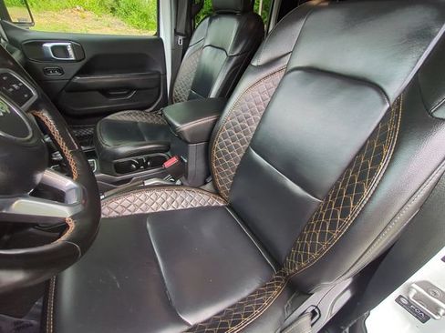 Used 2021 Jeep Gladiator Overland AWD/4WD image 27
