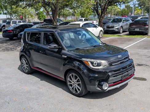 Used 2018 Kia Soul ! w/ Tech Package image 2