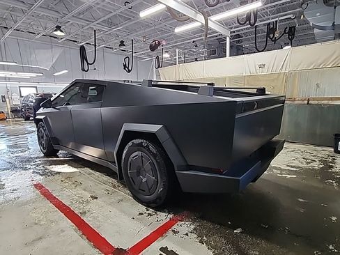 Used 2024 Tesla Cybertruck AWD Crew Cab image 5