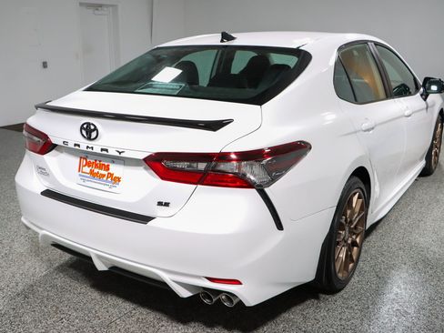 Used 2023 Toyota Camry SE w/ Convenience Package FWD image 7