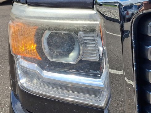 Used 2016 GMC Sierra 2500 Denali w/ Duramax Plus Package image 9