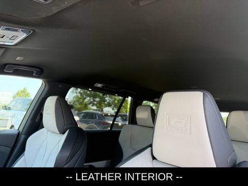 Used 2026 Lexus TX 500h AWD w/ Technology Package image 9