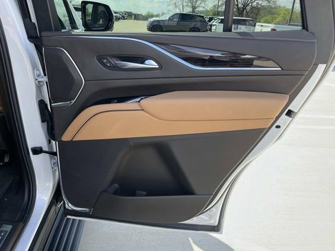 Used 2024 Cadillac Escalade Premium Luxury w/ Performance Package image 21