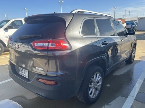 Used 2016 Jeep Cherokee Latitude image 11