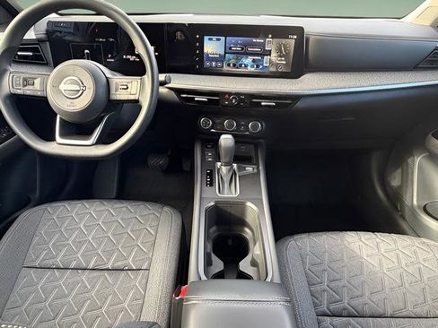 Certified 2025 Nissan Kicks SV image 10