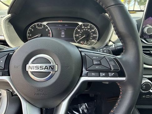 Used 2021 Nissan Altima 2.5 SR FWD image 29