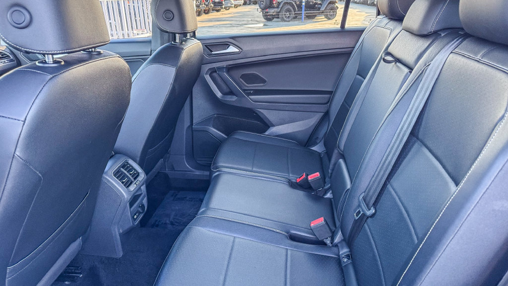 Used 2021 Volkswagen Tiguan SE R-Line FWD image 22