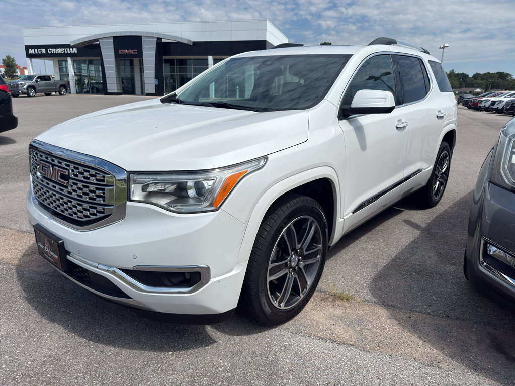 Used 2019 GMC Acadia Denali w/ Technology Package AWD/4WD image 1