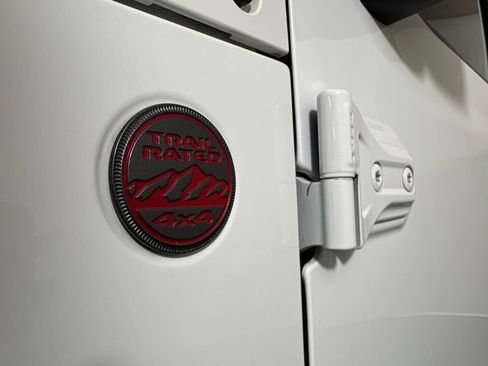 Used 2020 Jeep Wrangler Unlimited Rubicon AWD/4WD image 11